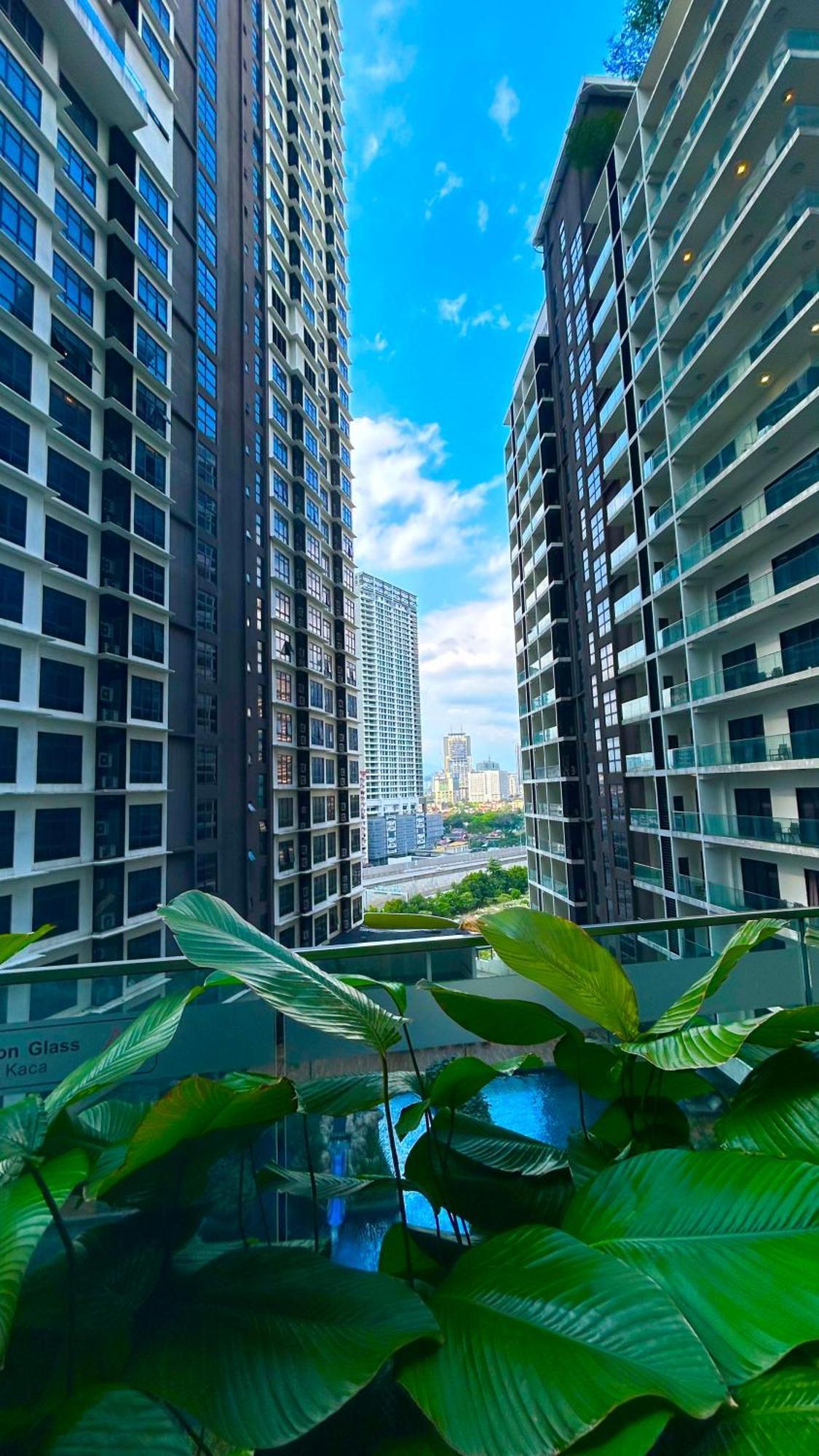 Summer Suites Klcc By Impexia Kuala Lumpur Esterno foto