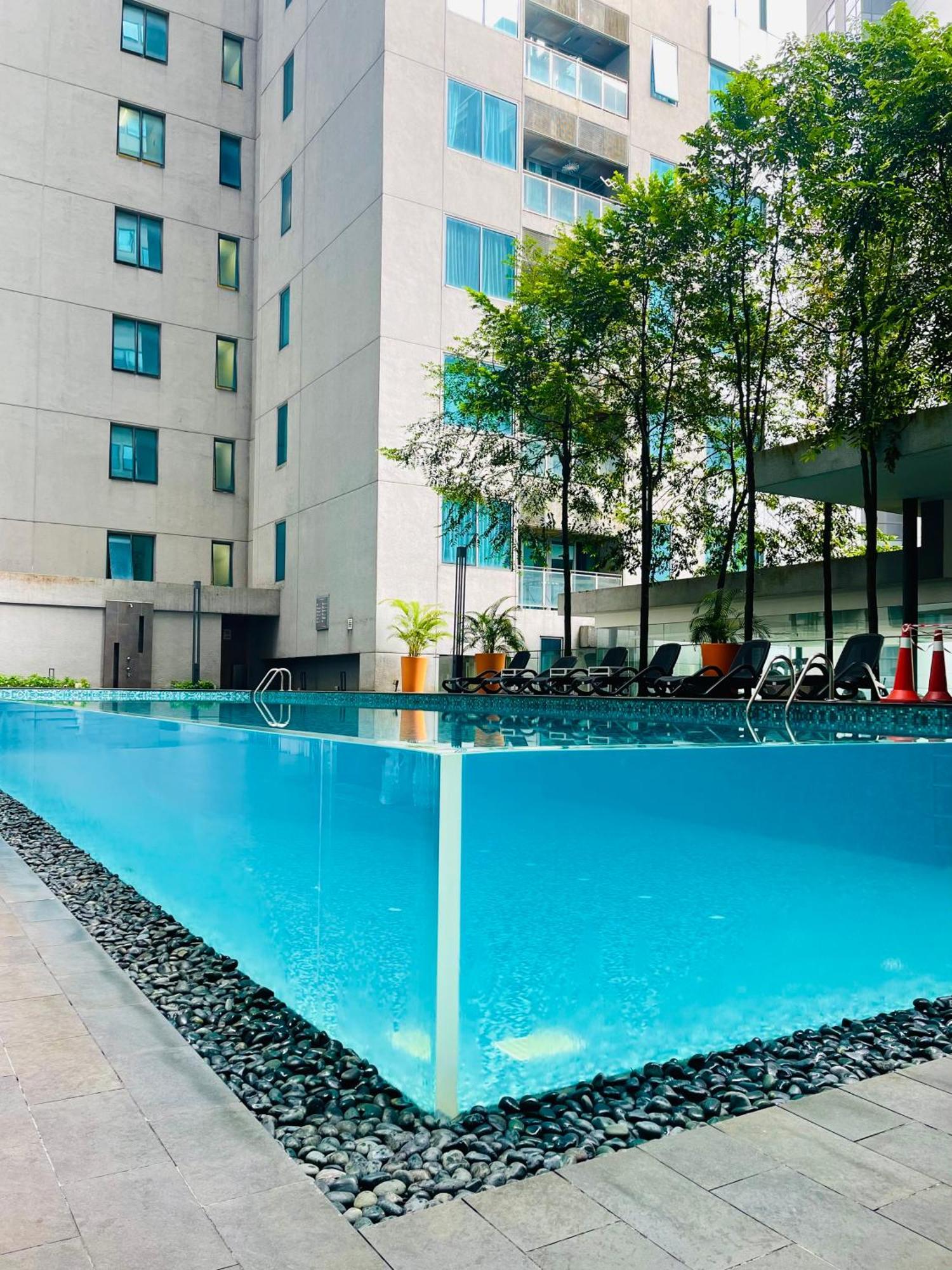 Summer Suites Klcc By Impexia Kuala Lumpur Esterno foto