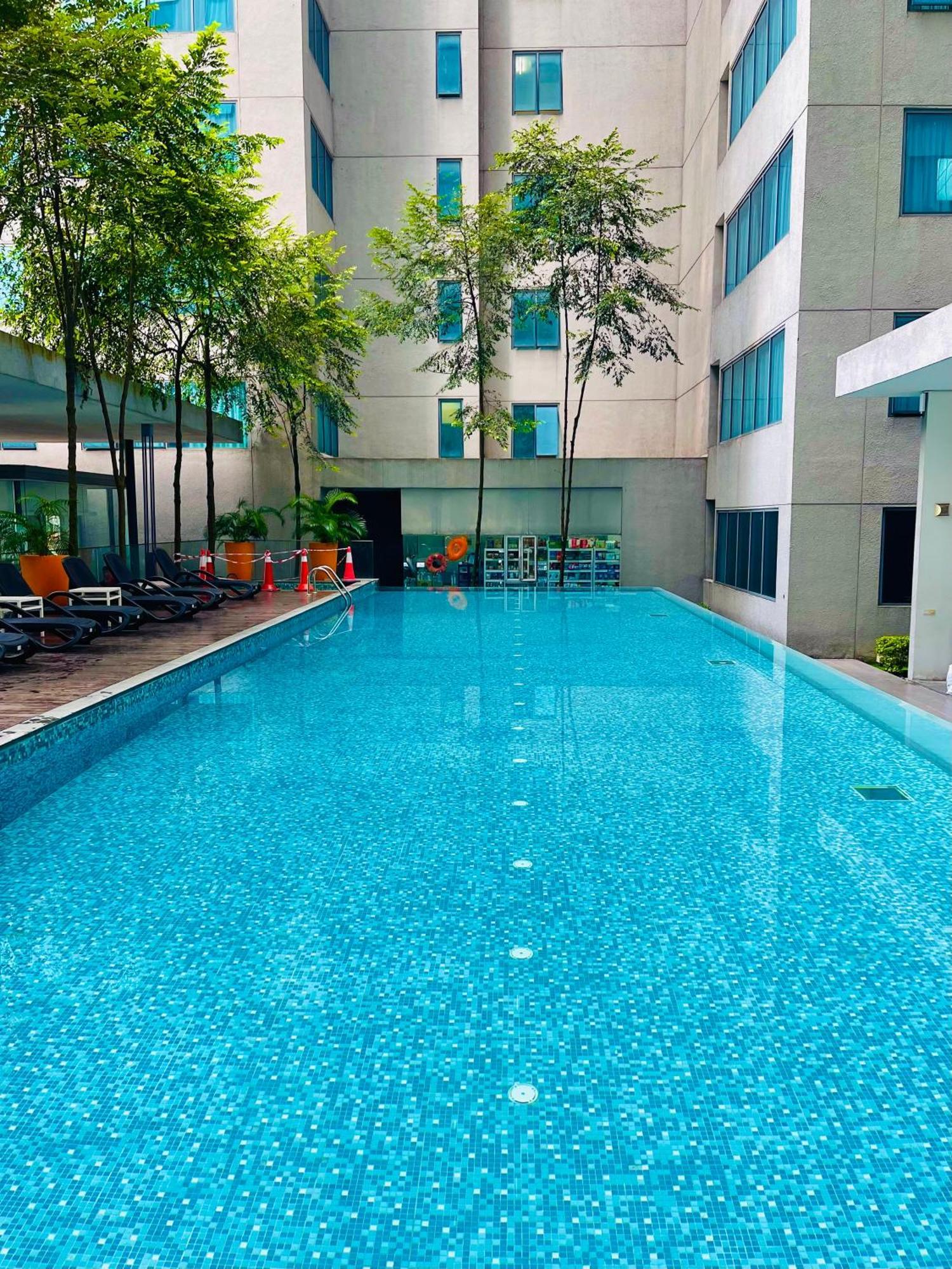 Summer Suites Klcc By Impexia Kuala Lumpur Esterno foto